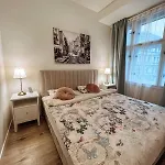 Stylish 1 Bedroom Plus Office At Amazing Location