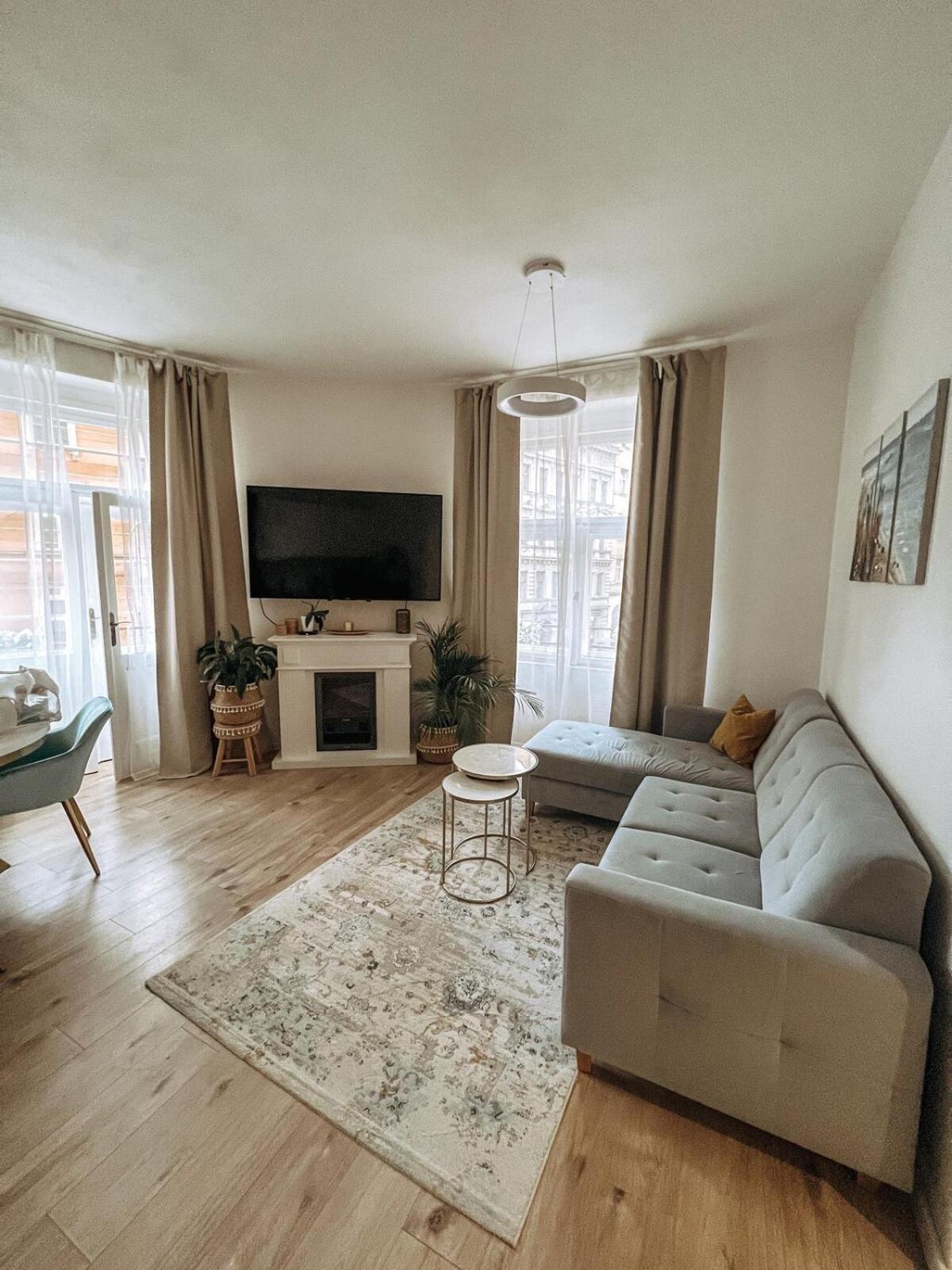 Stylish 1 Bedroom Office At Amazing Location Appartamento Praga
